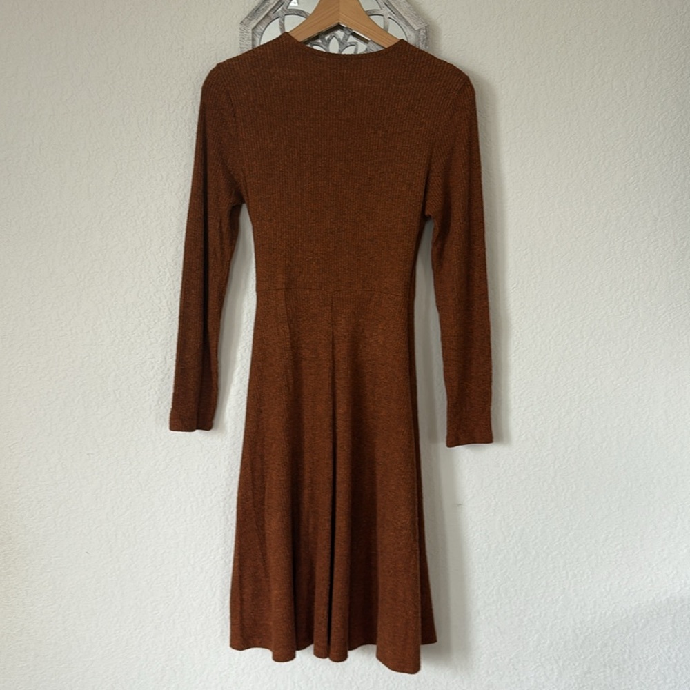 Old Navy • Rust Long Sleeve Wrap Dress - Picture 4 of 6
